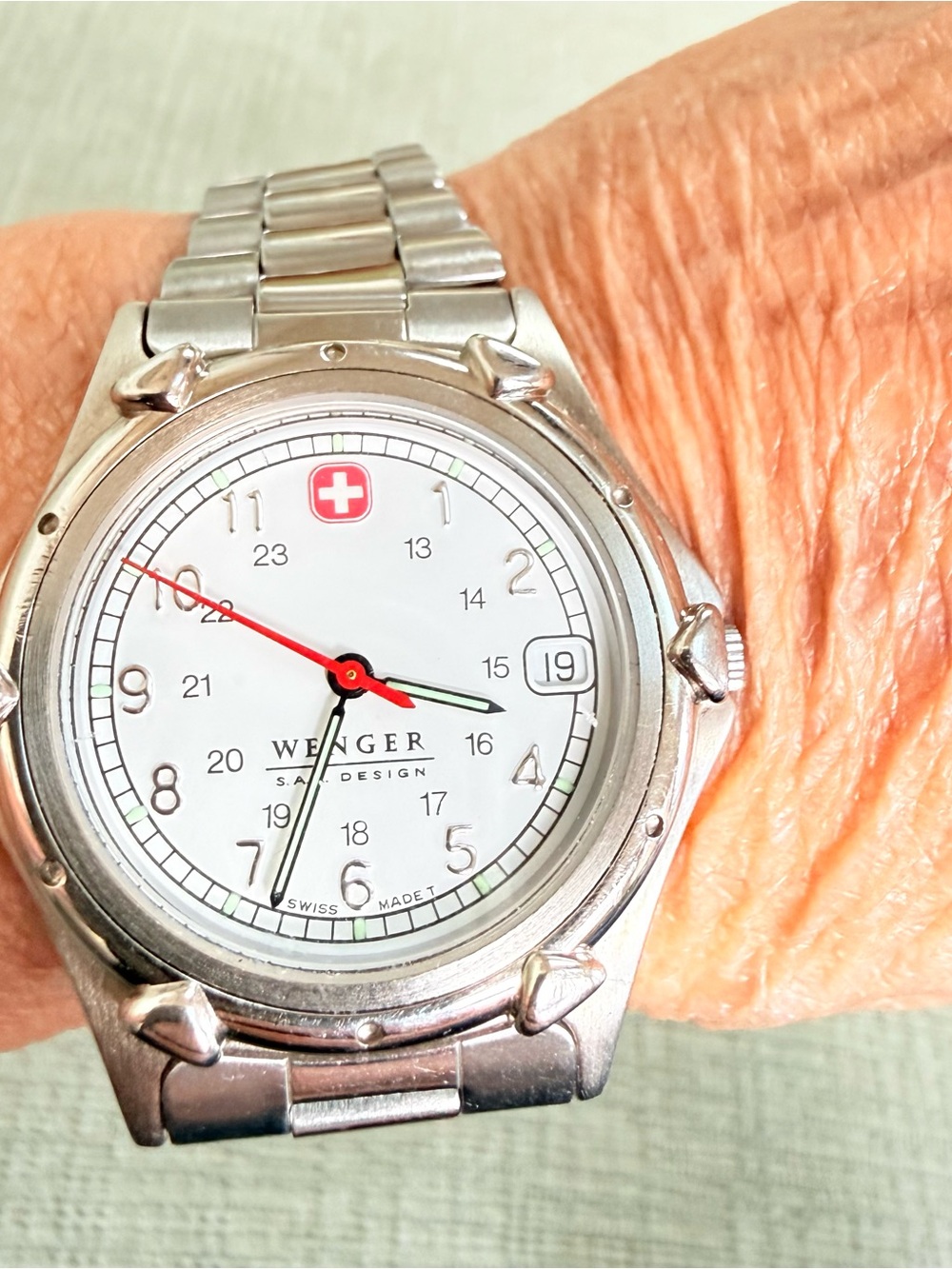 RARE,UNIQUE Men's SWISS Watch WENGER S.A.K. Design